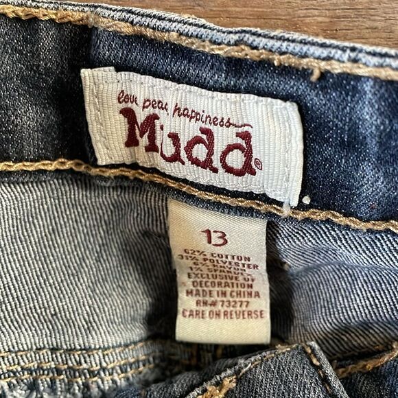 MUDD Ladies Denim Distressed Jean Shorts Raw Hem Low Waist Size 13 Blue - Picture 5 of 7